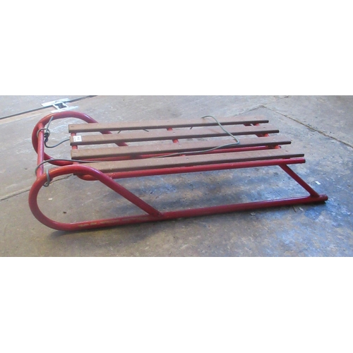 514 - Tubular metal toboggan.
(B.P. 21% + VAT)