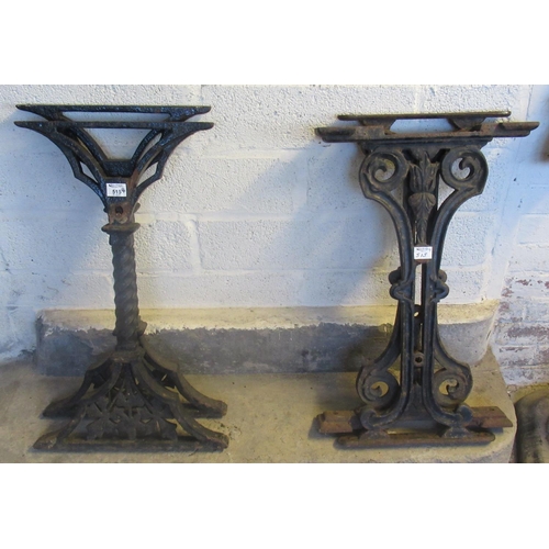 515 - A pair and two odd cast iron table supports. (4)
(B.P. 21% + VAT)