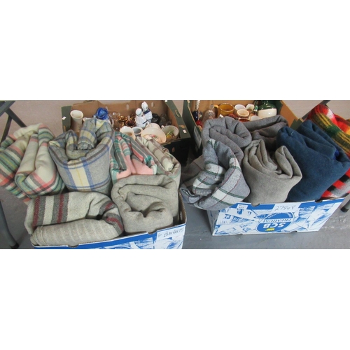 432 - 12 Woollen blankets, to include: 6 checked blankets, a striped blanket, navy blue blanket and 4 neut... 