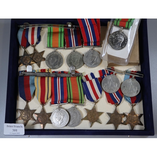 301 - Collection of assorted British WWII medals, to include: various Stars, 39-49 War Medal, Defence Meda... 