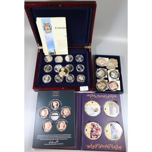 313 - Collection of coins to include: cased set of silver proof commemorative coin collection, to include ... 