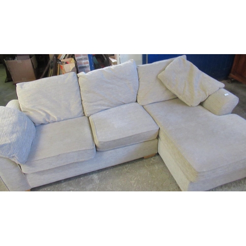 552 - Modern 'Next' beige corner sofa.
(B.P. 21% + VAT)