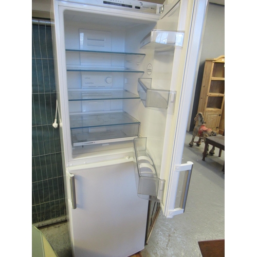 594 - Siemens white fridge freezer.  (B.P. 21% + VAT)