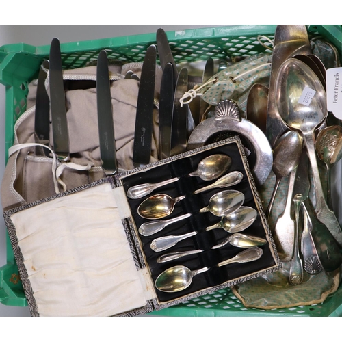 242 - Collection of modern stainless steel bladed cutlery, assorted and a cased set of tea spoons.   (B.P.... 