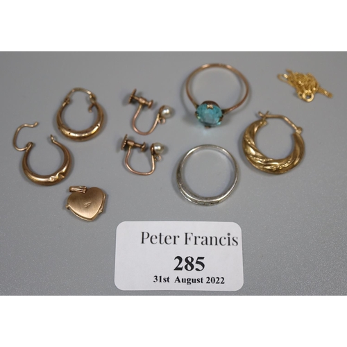 285 - 9ct gold jewellery, including: creole earrings, locket etc.  8.1g. approx.   (B.P. 21% + VAT)