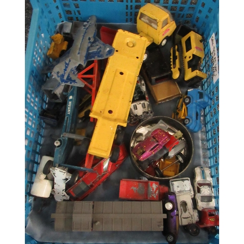 353 - Box of assorted play worn diecast vehicles to include; Tonka digger, Tri-ang railways 7482 carriage,... 