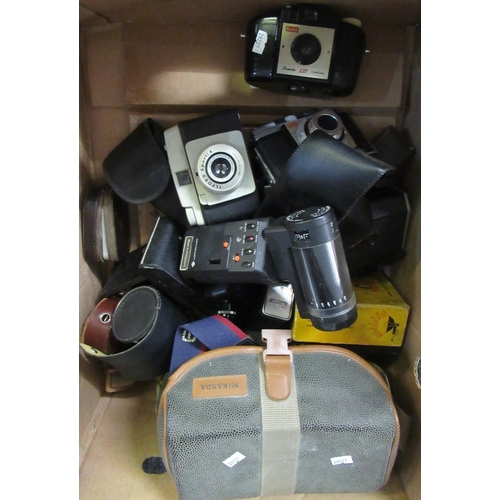 370 - Box of assorted cameras and camera equipment to include; Ilford Sporti 4 camera, various Kodak Brown... 