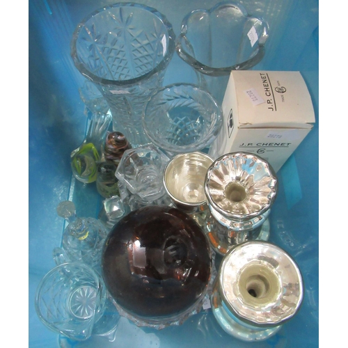 423 - Three boxes of assorted glassware etc: 9 cut glass wine glasses, etched glasses, liqueur glasses, tu... 