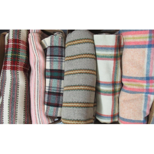 424 - Two boxes containing vintage woollen blankets to include; various check and striped blankets. (6)
(B... 