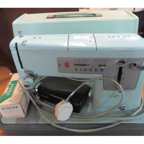 473 - Singer model 34B electric sewing machine.  (B.P. 21% + VAT)