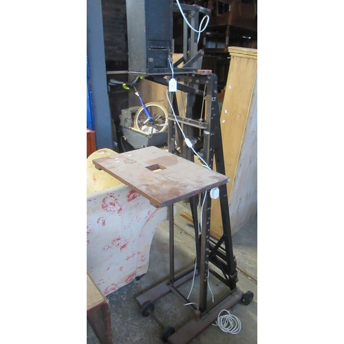 548 - Professional quality vintage photographic enlarger stand on wheels.  (B.P. 21% + VAT)