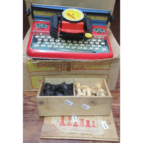 83 - A set of Staunton boxwood chess pieces in original box, together with a 'Mettype' junior toy typewri... 