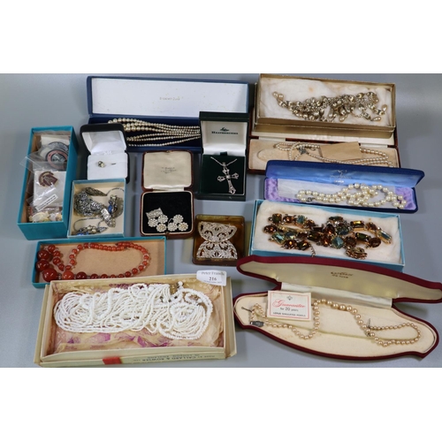 216 - Box of assorted costume jewellery, various to include; necklaces, pearls, collection of bowls, badge... 