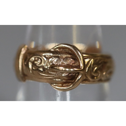 252 - 9ct gold buckle ring. 3.6g approx, size N.
(B.P. 21% + VAT)