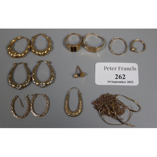 262 - 9ct gold jewellery including; three pairs of earrings, three rings, bracelet etc. 12.3g approx. 
(B.... 