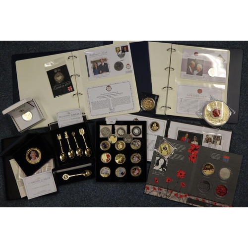 326 - Collection of modern coin covers in albums, together with other collectors coins and medallions vari... 