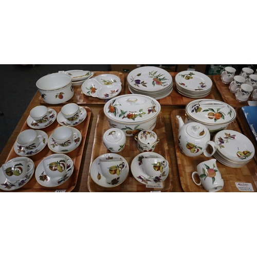 331 - Five trays of Royal Worcester English fine porcelain 'Evesham' design oven to tableware items: lidde... 