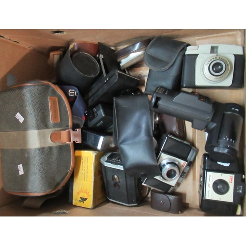 394 - Box of assorted cameras and camera equipment to include; Ilford Sporti 4 camera, various Kodak Brown... 