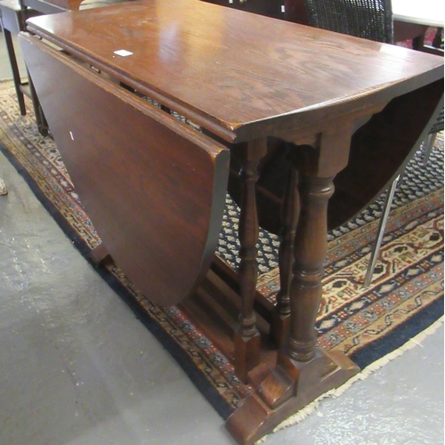 484 - Early 20th century oak gate leg dining table.  (B.P. 21% + VAT)