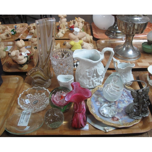 352 - Tray of assorted items: white ceramic embossed jugs, glass paperweights, Murano style glass basket, ... 