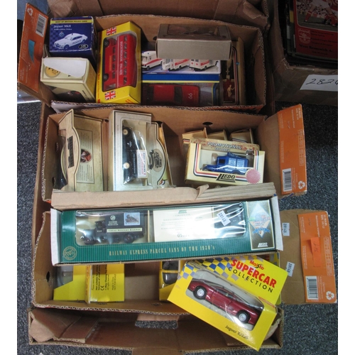 367 - Box of assorted diecast model vehicles, all appearing in original boxes to include; Lledo Maisto sup... 