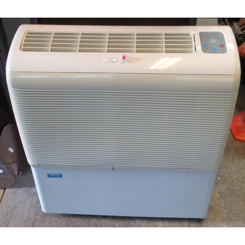 525 - D850E free standing air conditioning unit. (B.P. 21% + VAT)