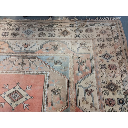 531 - Large Middle Eastern design rug. 420 x 320cm approx.
(B.P. 21% + VAT)