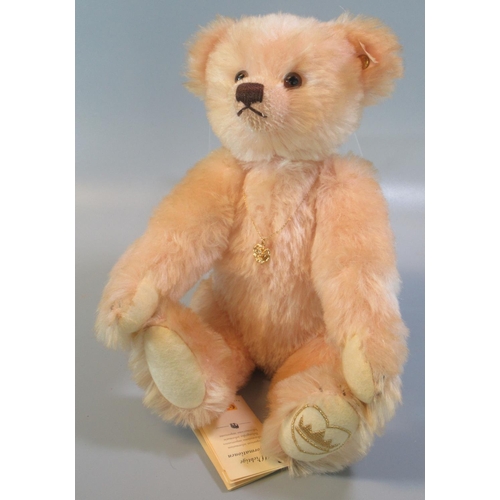 83 - Steiff 'England's Rose Bear', in original box Steiff bag and COA.  (B.P. 21% + VAT)