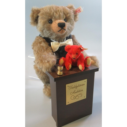 90 - Steiff 'Auction Set'.  Caramel, 28cm approx and red, 6cm approx Ltd Edition of 1500 sets, exclusivel... 