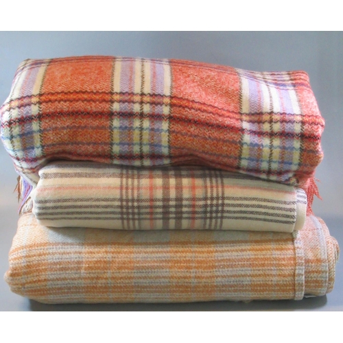 166 - Three vintage woollen check blankets or carthen, in various colourways. (3)
(B.P. 21% + VAT)