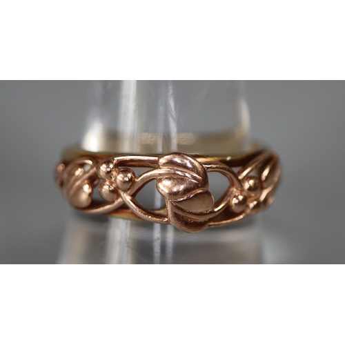 263 - 9ct Clogau gold ring.  Ring size T&1/2.  Approx weight 5.5.
(B.P. 21% + VAT)