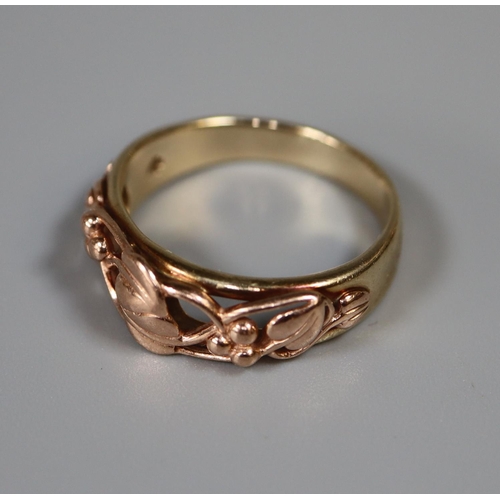 263 - 9ct Clogau gold ring.  Ring size T&1/2.  Approx weight 5.5.
(B.P. 21% + VAT)