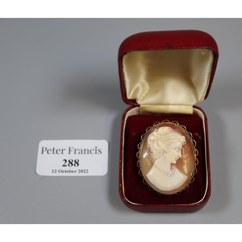 288 - 9ct gold oval shell cameo brooch.  Approx weight 9.4 grams.
(B.P. 21% + VAT)