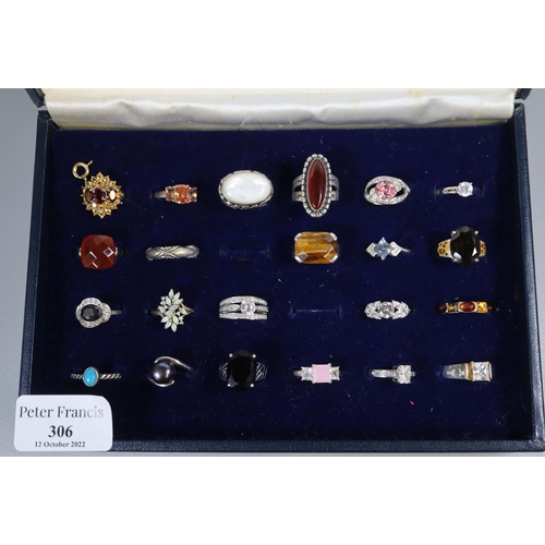 306 - Collection of silver and gemset rings.
(B.P. 21% + VAT)