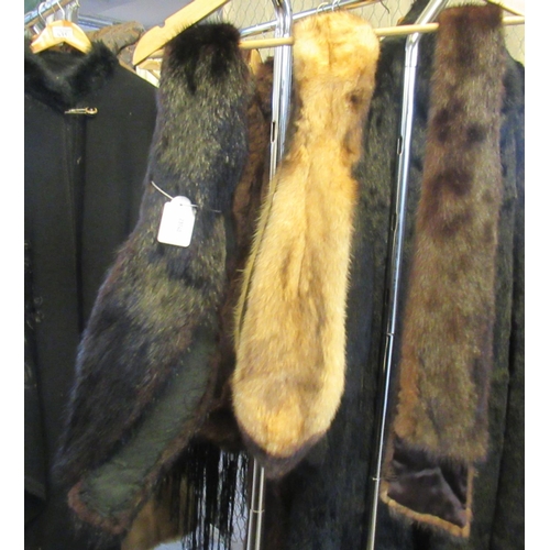 445 - Three vintage fur collars. 
(B.P. 21% + VAT)