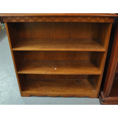 475 - Early 20th century oak free standing open bookcase, having two adjustable shelves.  (B.P. 21% + VAT)