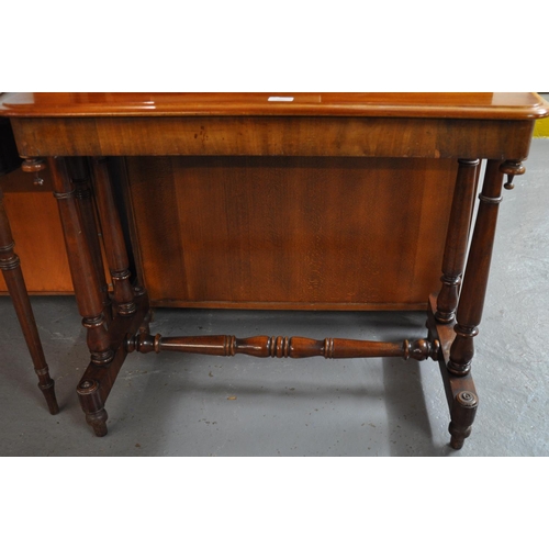 476 - Victorian mahogany stretcher table.  90cm long approx.  
(B.P. 21% + VAT)