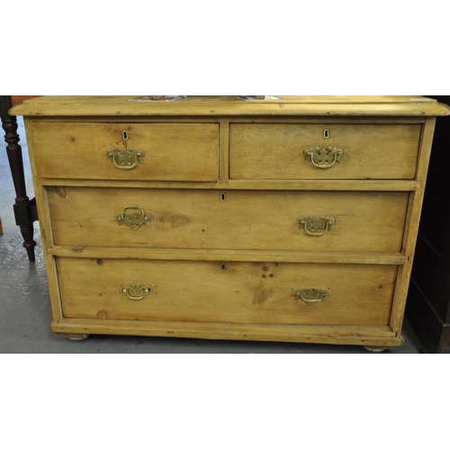 489 - Late Victorian pine farmhouse straight front chest of two short and two long drawers.  98x48x68cm ap... 