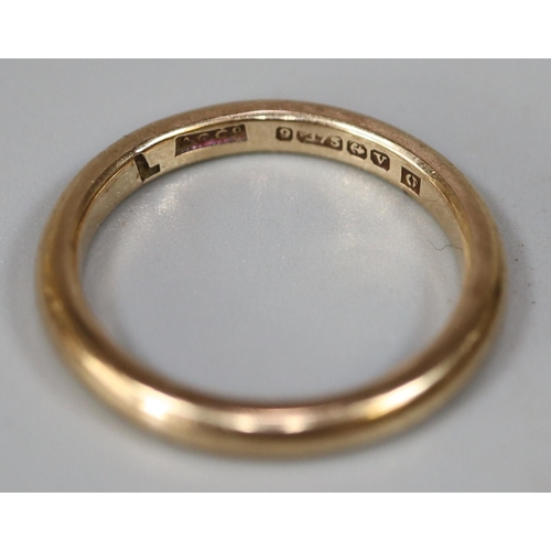 236 - 9ct gold wedding ring.  Ring size N.  Approx weight 3.1 grams.
(B.P. 21% + VAT)