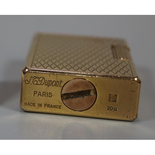 270 - Dupont of Paris gilt metal cigarette lighter.  (B.P. 21% + VAT)