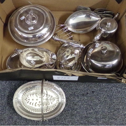 356 - Box of silver plate to include: sauce boats on stands, toast rack, lidded serving dish, basket, loos... 