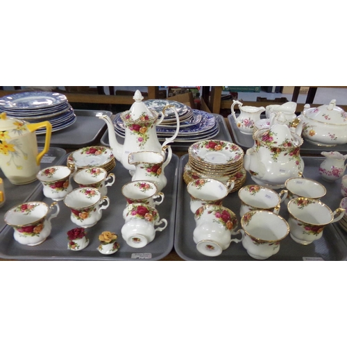 366 - Two trays of Royal Albert 'Old Country Roses' tea and dinnerware to include: 19 piece teaset includi... 