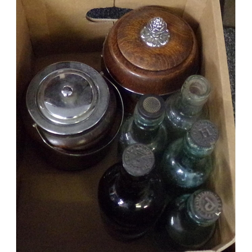 376 - Collection of glass bottles including: Whitbread & Co, Ltd, Rees and Richards Poole, Llanelly x 3, H... 