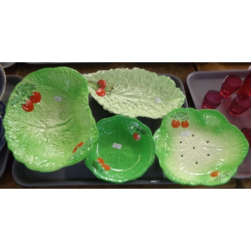 380 - Tray of lettuce leaf and tomato design bowls and dishes, most Beswick ware and one Carlton ware. 
(B... 