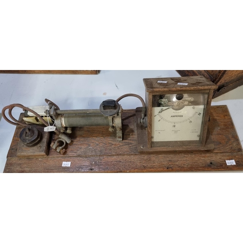 463 - A 'Rearstat' with ammeter assembly on wooden base.  (B.P. 21% + VAT)