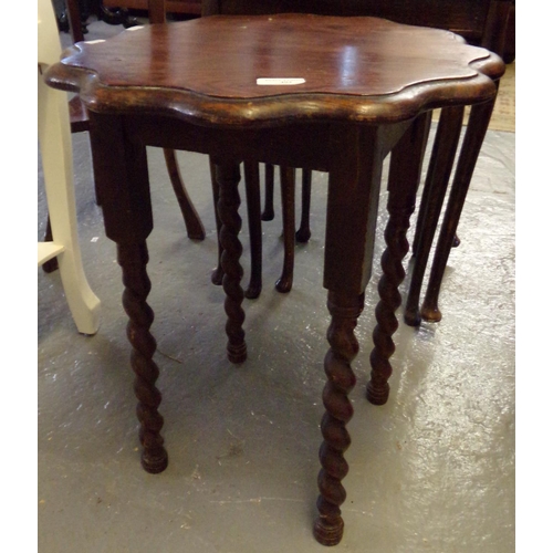 493 - Early 20th century oak barley twist lamp table.  (B.P. 21% + VAT)