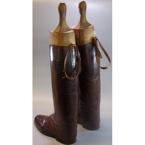 104 - Pair of vintage leather Royal Horse Artillery riding boots with wooden trees.  (B.P. 21% + VAT)