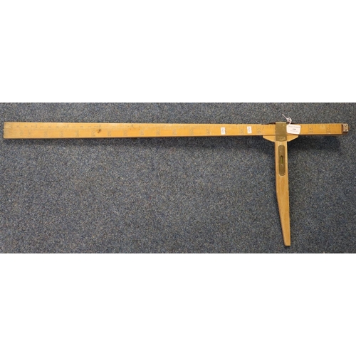 198 - Vintage horse measurer folding hinged rule/stick with spirit level.  (B.P. 21% + VAT)