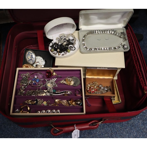 211 - Suitcase of assorted mainly costume jewellery, jewellery boxes etc, to include: brooches, coins, pil... 