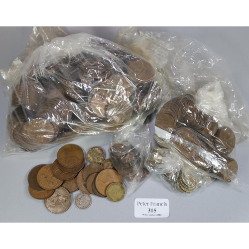 315 - Large collection of GB an copper coinage including: pennies, halfpennies, threepenny pieces etc.   (... 